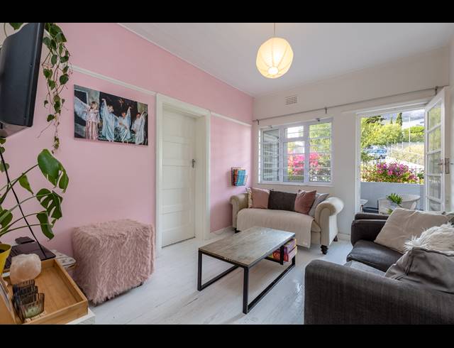 3 BEDROOM APARTMENT RENTED IN VREDEHOEK